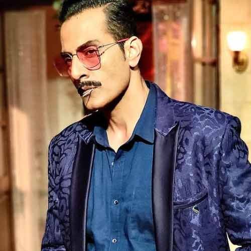 Sudhanshu Pandey Height, Affairs, Parents, Wife, Income & Age - info Knocks