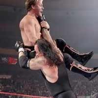 The Undertaker chokeslam